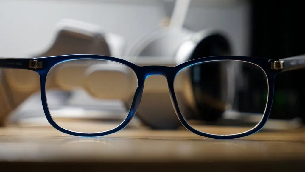Apple's smart glasses predicted for 2027, upgraded Apple Vision Pro 2028