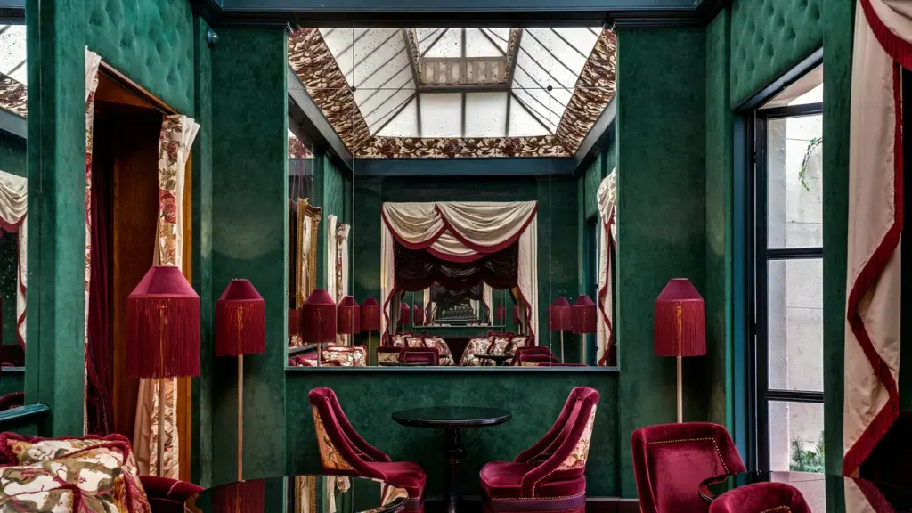 Grab Your Lover—We Found the Most Romantic Hotels in Paris