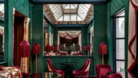 Grab Your Lover—We Found the Most Romantic Hotels in Paris