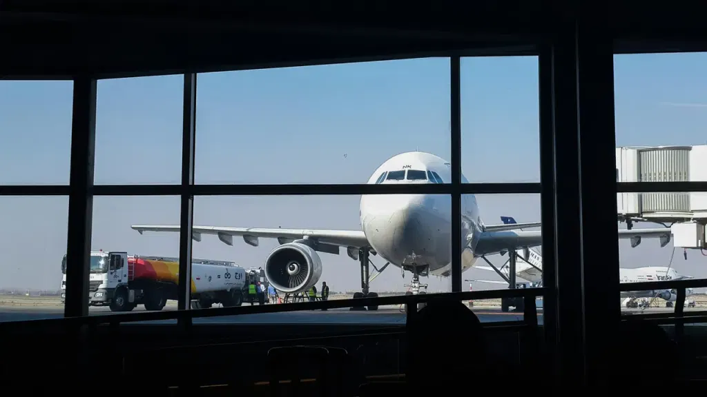 How Americans Can Use eGates to Avoid Lengthy Lines at UK Airports This Summer