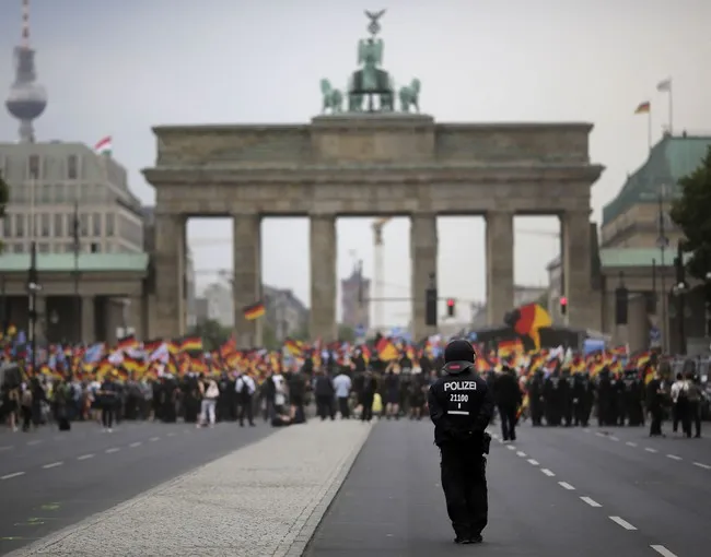 Breaking: Car Attack Near Brandenburg Gate in Berlin Leaves One Dead, 16 Injured