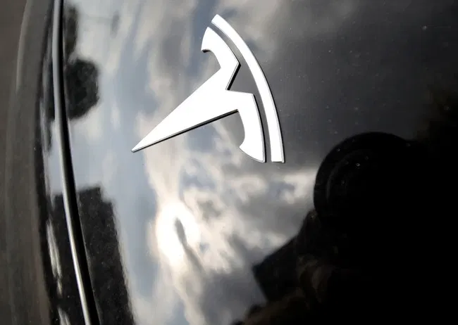 Tesla Shows Off Its New Flying Roadster, and Yes, You Need to See This