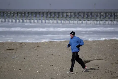 High Spirited New Jersey 'Youths' Enjoy Pre-Labor Day Frolic at the Shore