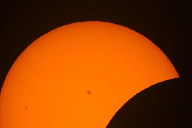 UK's Largest Power Company Begs Customers Not to Use Electricity During Eclipse