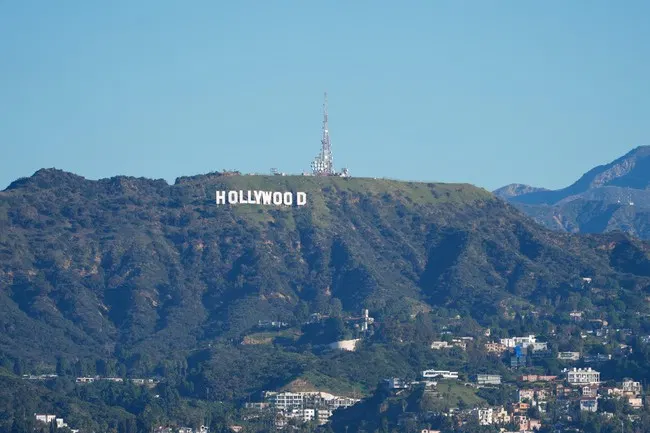 Criminals Slash 1,400 Spectrum Fibers, Knocking Out LA-Area Internet
