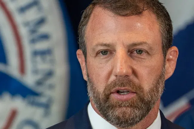 Breaking: Plane Carrying DHS Secretary Mullin Forced to Make Emergency Landing After Engine Fails