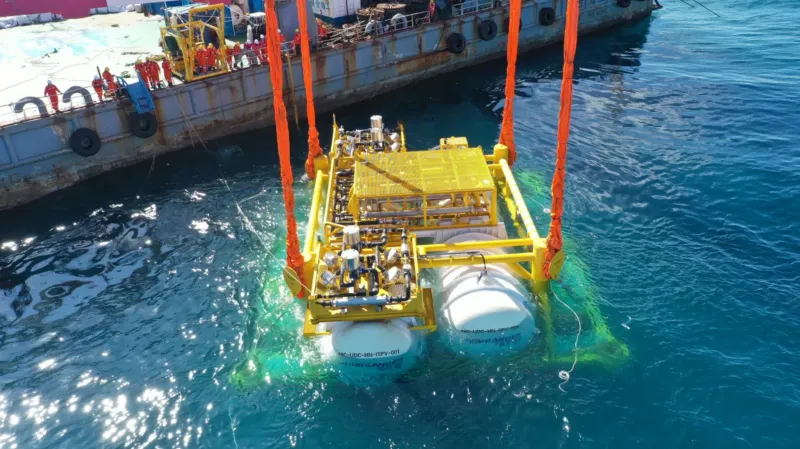 China Opens World's First Wind-Powered Underwater Data Center