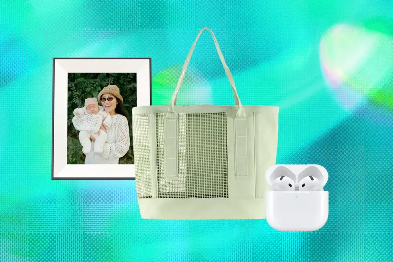 Best Gifts for Mom (2026): E-Readers, Digital Wall Calendar, Smart Bird Feeders