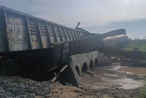 2 separate freight derailments prompt emergency responses