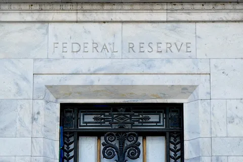 Markets begin eyeing Fed rate hike around turn of year