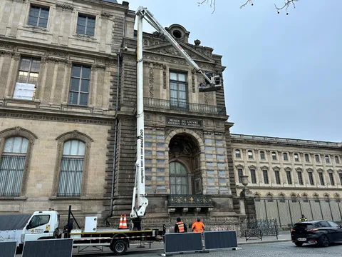 Louvre heist to be turned into film