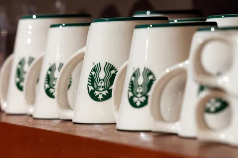 Koreans in US send protest emails to Starbucks HQ over ‘Tank Day’