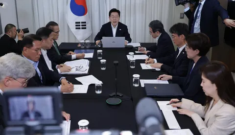 Lee orders retention of oil price caps until price uncertainty completely recedes