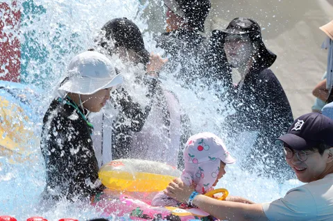 Serious heat wave warning issued for 17 southern areas