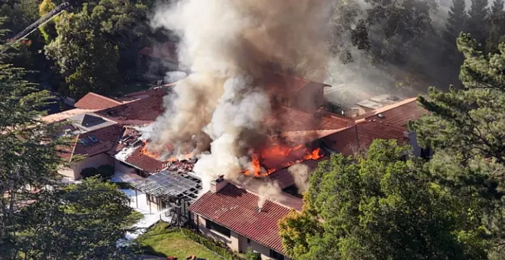 East Bay mansion built by Kaiser Permanente founder who made the Hoover Dam bursts into flames