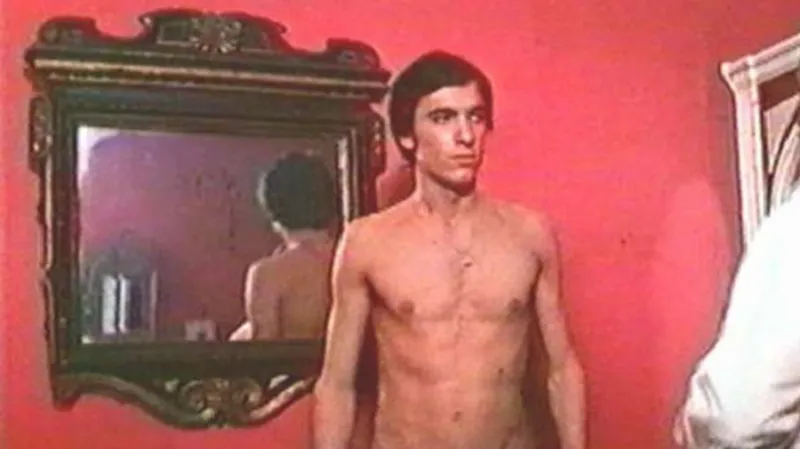 OMG, he’s naked RETRO EDITION: Denis Karvil and Hervé Watine in “Je prends la chose… du bon côté !” (1973)