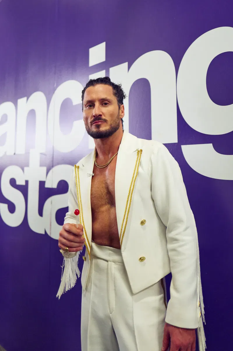 ‘DWTS’ pro Val Chmerkovskiy reacts to Alan Bersten ‘stepping in’ to dance with Jenna Dewan amid suspension