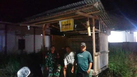 Sambangi Pos Satkamling Dini Hari, Aksi Sigap Babinsa Koramil Pagaralam Bersama Warga Banjir Pujian