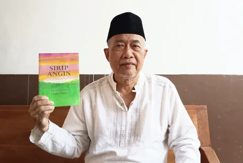 Peringati Hari Puisi Indonesia, Penyair Tegal Luncurkan Buku Puisi Sirip Angin