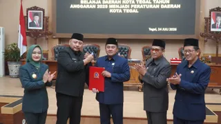 Raperda Pertanggungjawaban Pelaksanaan APBD Kota Tegal TA 2025 Resmi Disetujui Jadi Perda