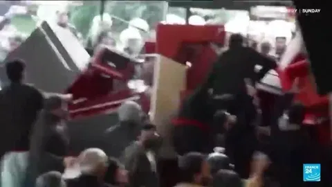 Turkish police storm CHP headquarters amid political crisis