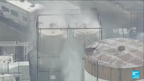 California declares chemical emergency, 40 000 residents ordered out