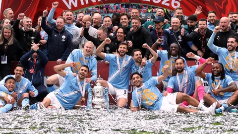 Manchester City see off Chelsea in FA Cup final and keep treble dream alive