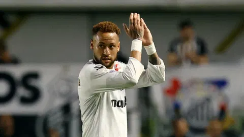 Neymar makes Brazil's World Cup squad in dramatic recall