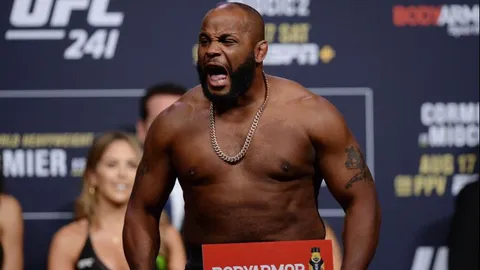 Daniel Cormier-Eric Trump post: Fact-checking if former UFC star called out son of president in since-deleted tweet
