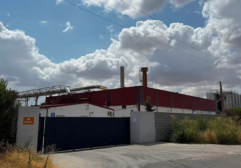 Villamayor solicita información sobre las actuaciones ambientales en la fábrica de grasas de Doñinos