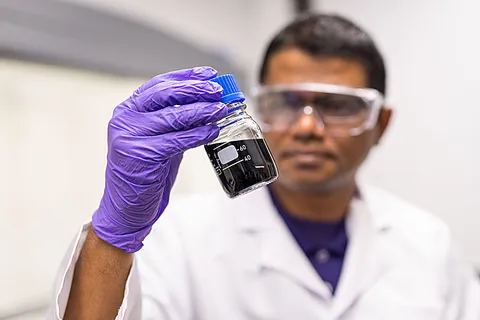 Detection at the nanoscale: A phosphate-detecting electrochemical sensor