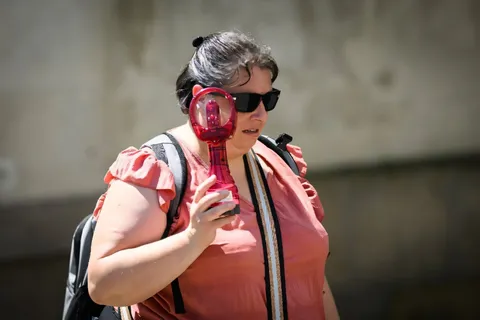 Record temps as spring heat wave bakes Europe