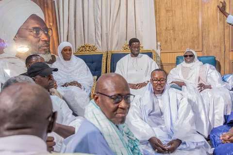 Commentaires sur Grand Magal de Touba : Diomaye Faye rend compte au Khalife général des Mourides des dispositions prises par l’État par zalam