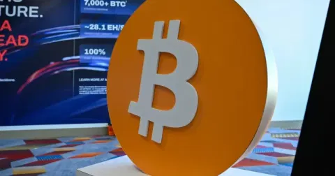 Iran and US forces clash near Strait of Hormuz amid peace talks, Bitcoin briefly dips below $80K
