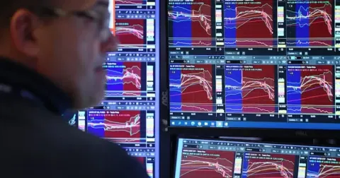Societe Generale warns US Treasury yields above 4.5% may hurt stocks