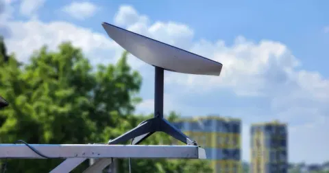 Starlink and Amazon cleared to bid for EU mobile satellite spectrum starting 2027