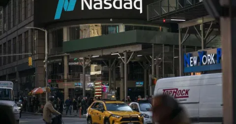 NASDAQ implied correlation reaches record low, and that might be a problem