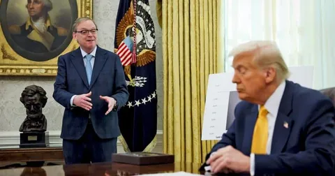 Thrive Capital’s ties to Trump adviser raise federal contract concerns