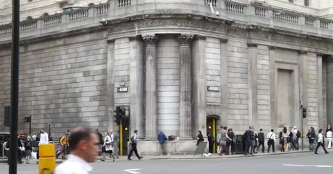 UK inflation expectations drop, easing pressure on Bank of England