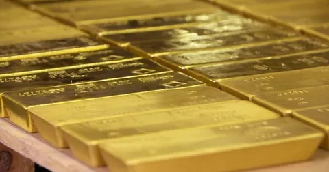 Gold prices rise nearly 2% to $4,080/oz amid Treasury yield surge