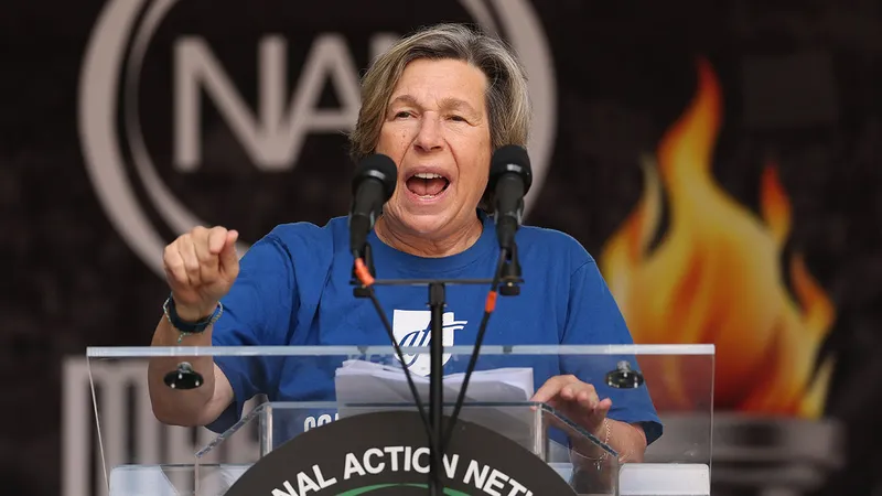 Major Teachers Union Backs Democrats’ Neo-Confederate Resistance to Immigration Enforcement