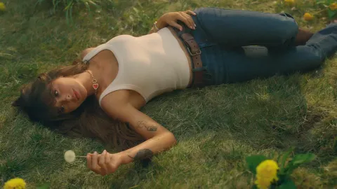 Ella Langley's brand deal with American Eagle shows Bud Light how it could've been in 2023, fan fight &amp; MEAT