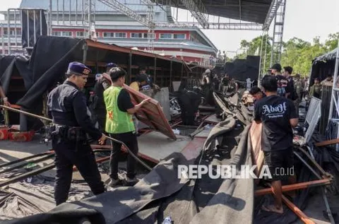 Diduga Kelebihan Kapasitas, Tribun Penonton Ambruk saat Kejurnas Drift di Purwokerto