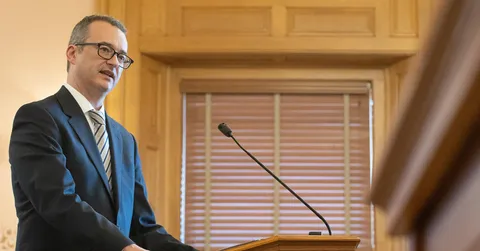 Kansas Judge Blocks Law Banning Gender-Transition Treatments for Youths