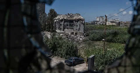 Fate of War in Lebanon Rests With Outside Powers