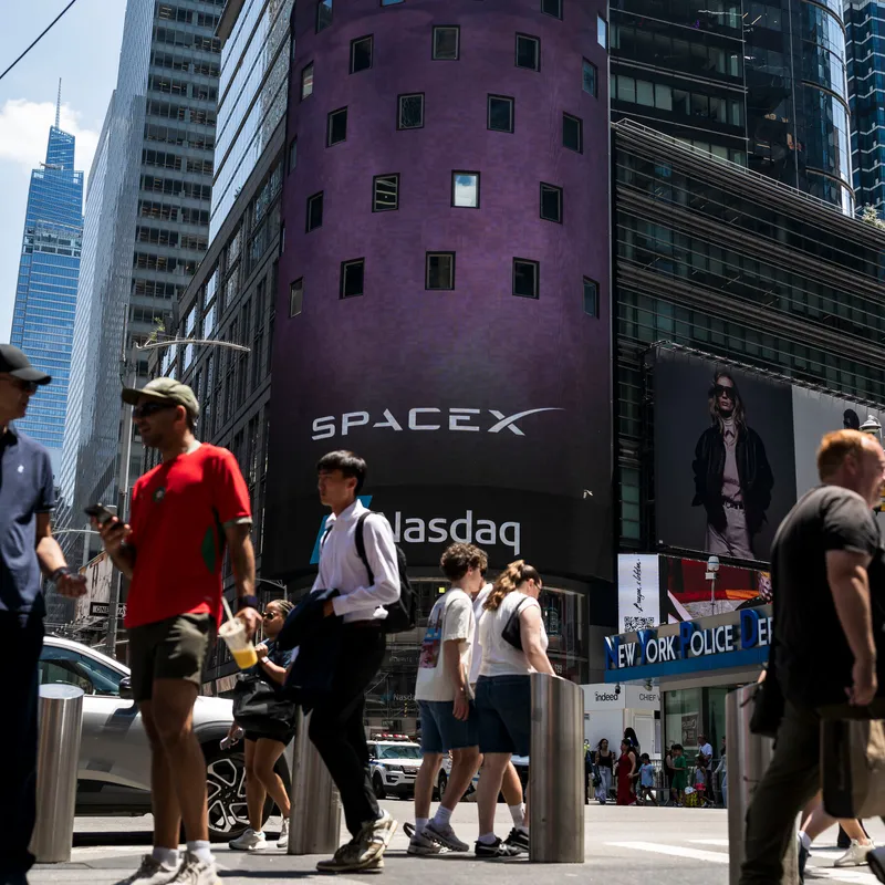 Wages Are Falling. Wealth Is Surging. No Wonder Americans Are Unhappy.