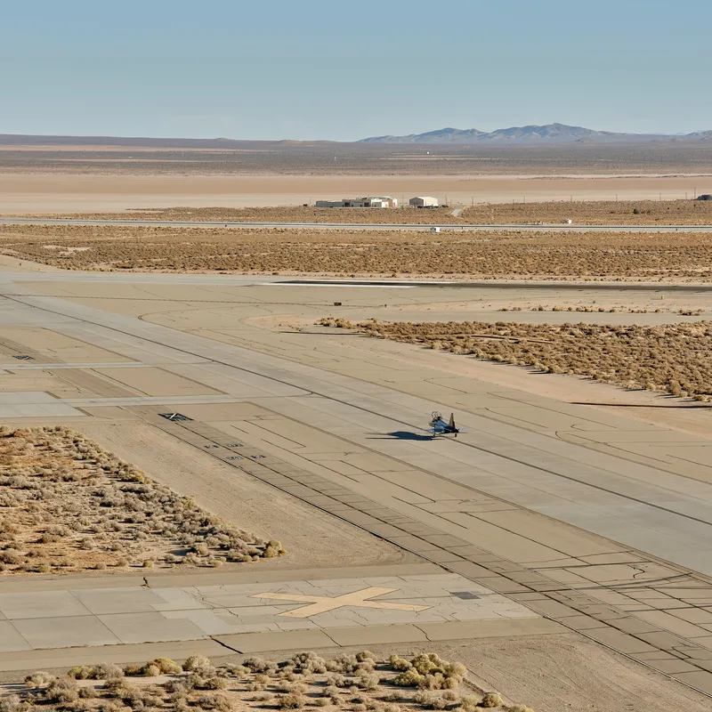 8 Dead in B-52 Bomber Crash at Edwards Air Force Base in California