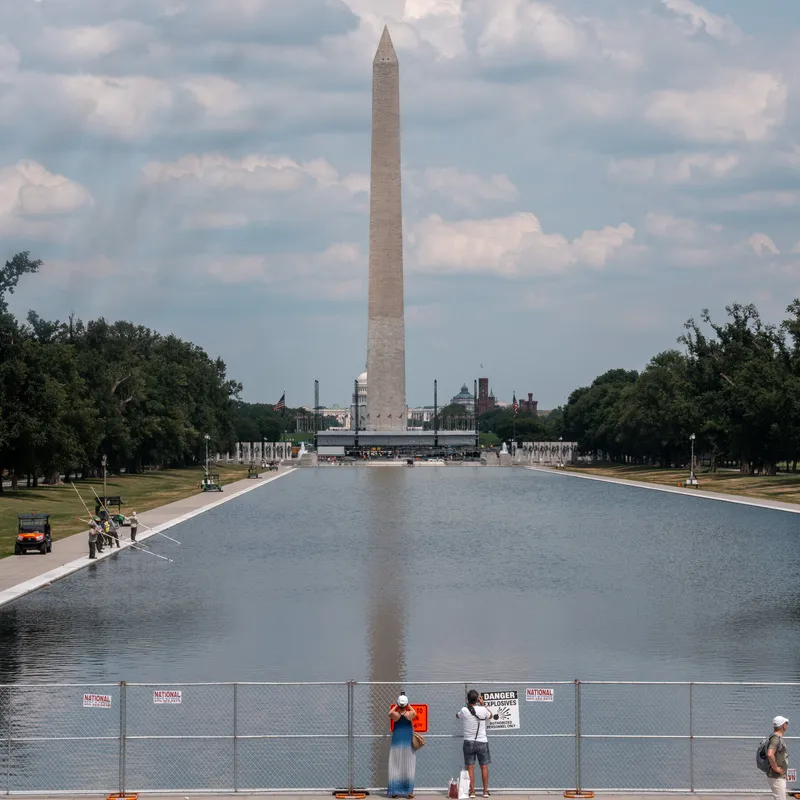 Now It’s Fireworks and a Fence Keeping Tourists From the Reflecting Pool