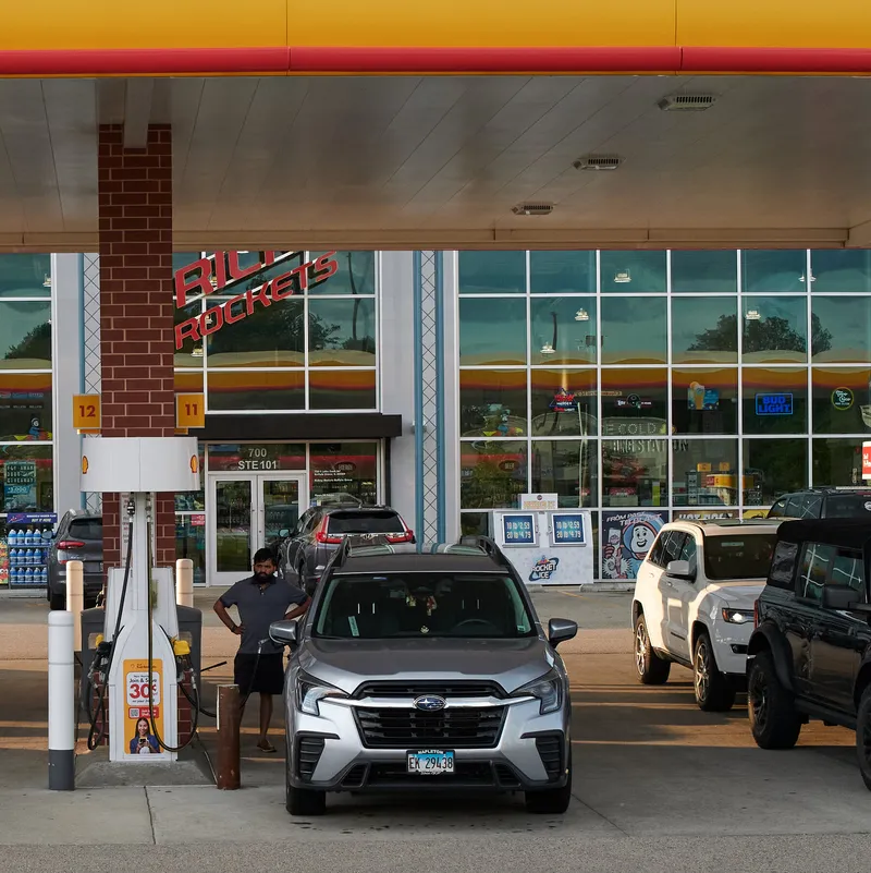 Oil Prices Rise as U.S. and Iran Discuss Deal to Suspend Gulf Attacks