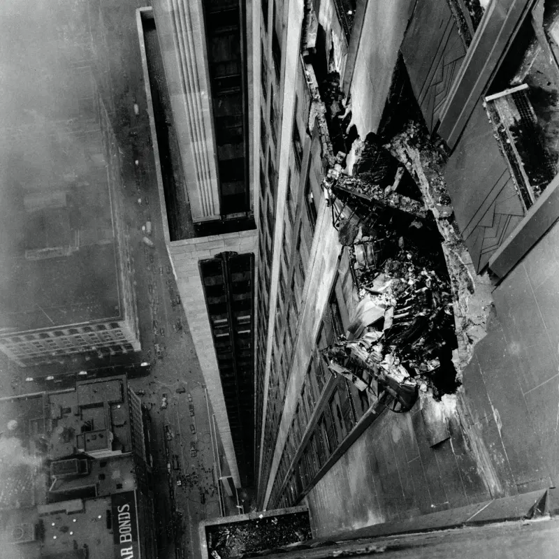 ‘Hold My Legs’: How Ernie Sisto Shot the Empire State Building Disaster